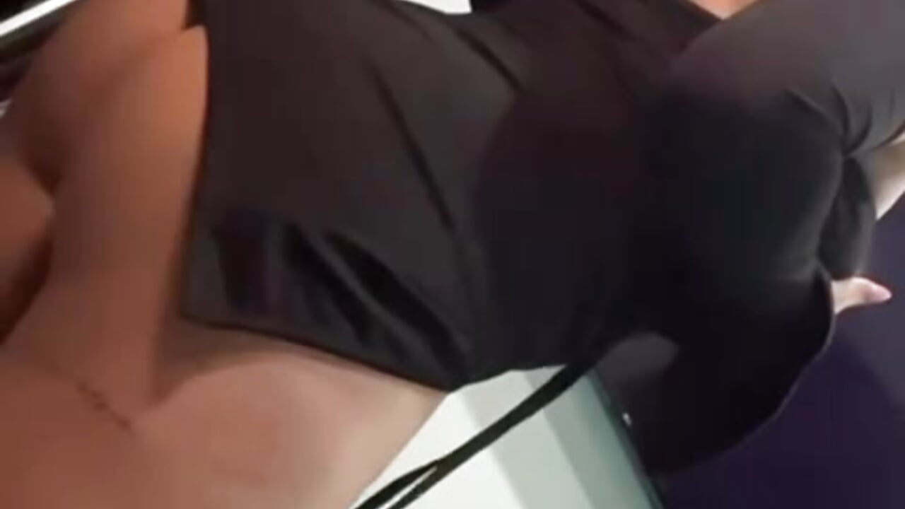 Welcome - video by emyxpearly cam model