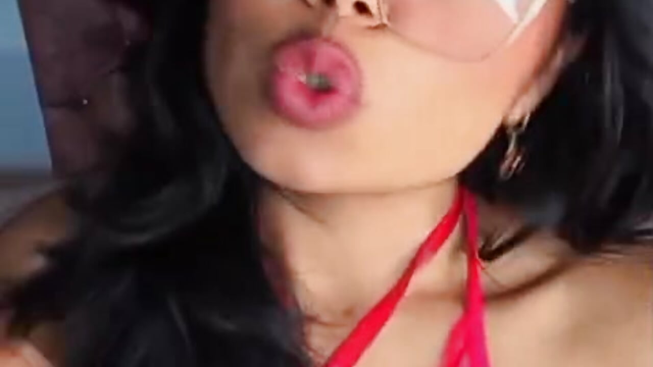 Moon – video od webkamerové modelky luna_velveth