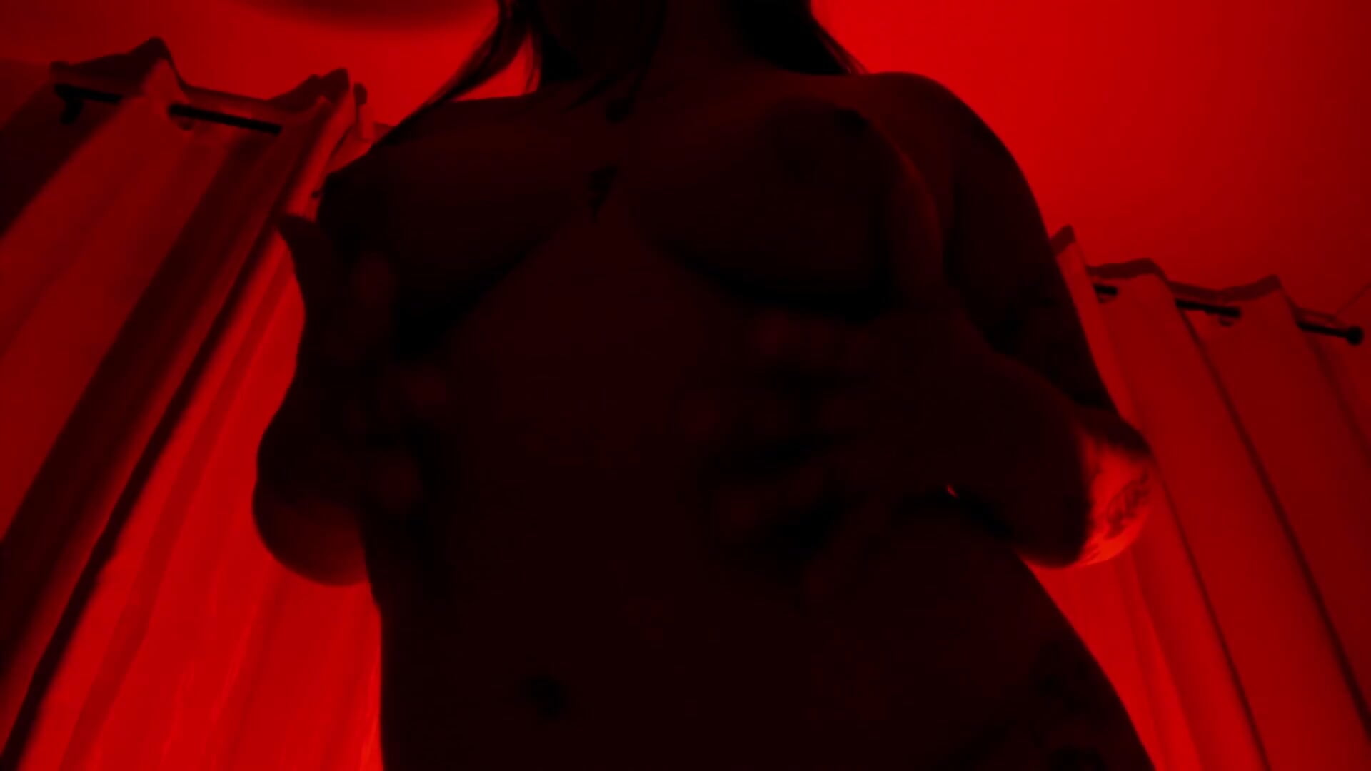 teasing boobs - video van EmaTramel1 cam-model