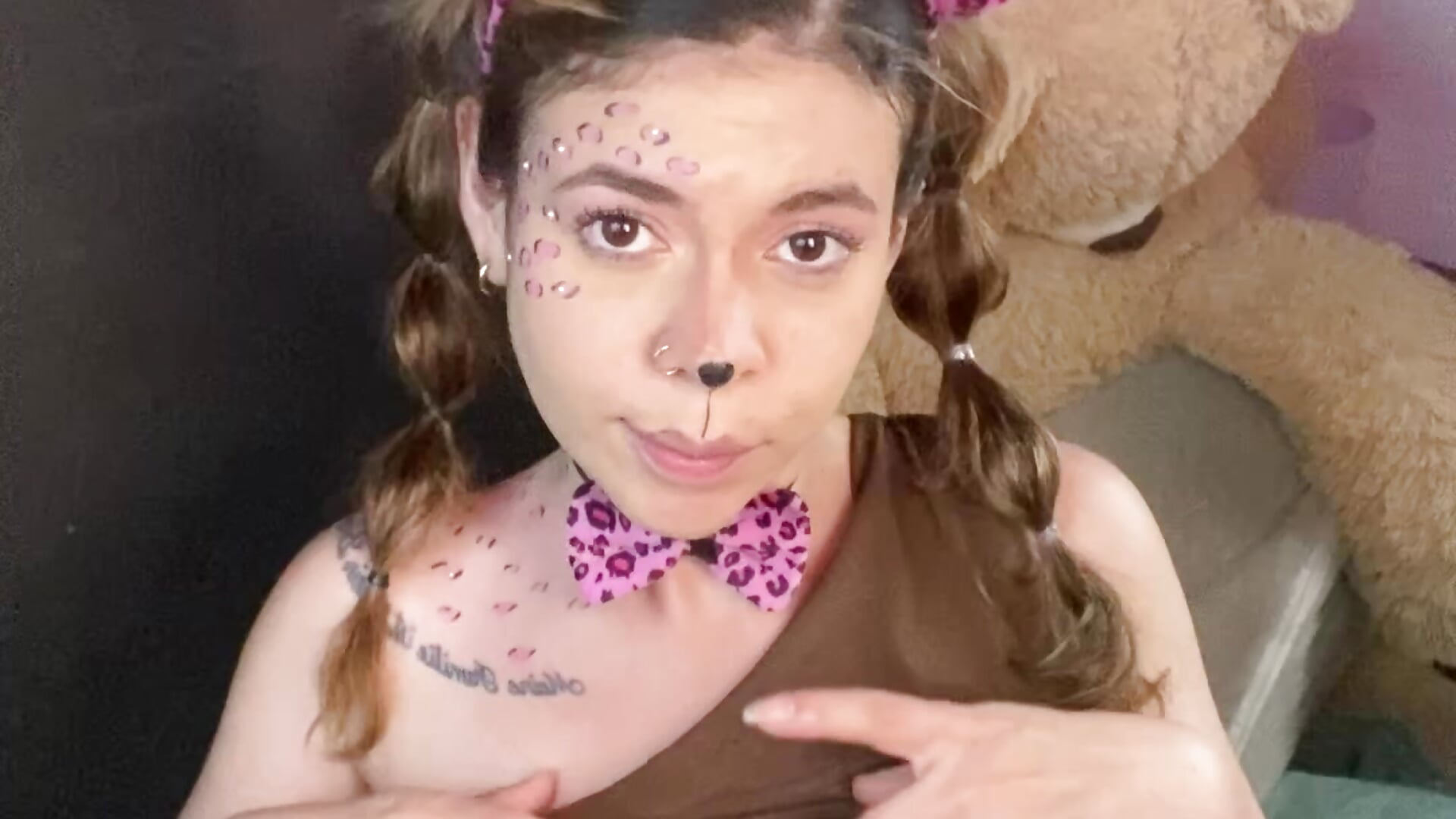 Flashing my Boobs and Acting like a Naughty Girl 🔥🙈 - video by MiaTorres4 cam model