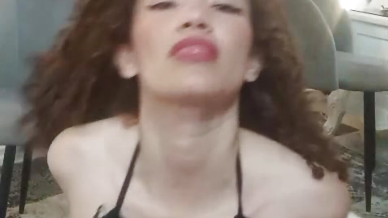 I am your slave and I implore all your cum in my mouth, I am thirsty - vidéo du modèle de showcams JuliethMilf