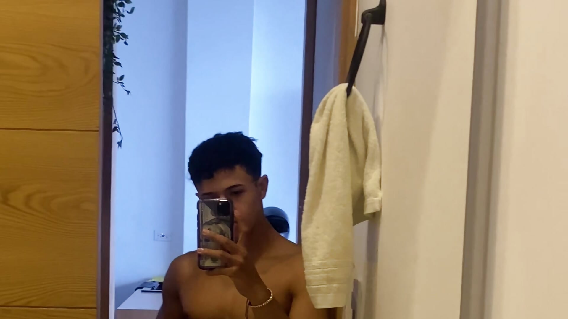 🫠 – video od webkamerové modelky _Alex_Colton