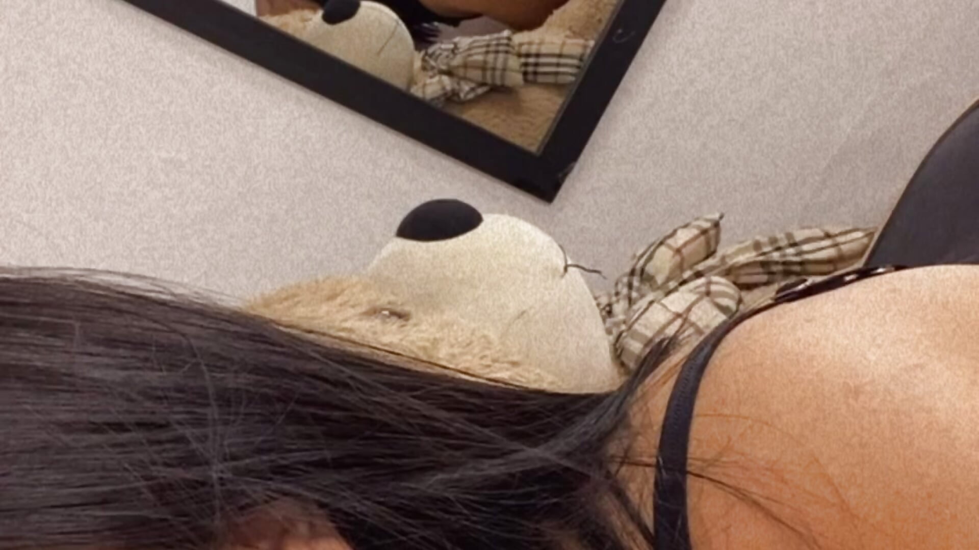 3B0526E5-0B31-4532-BE25-78E43B2170ED - video av ariana_evans1 cam model