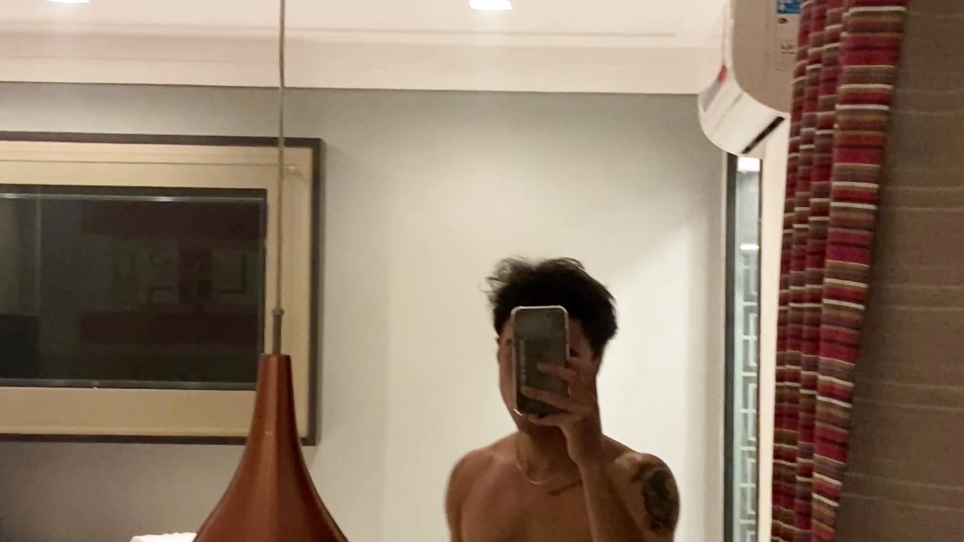 at the motel - clip cu favdealer model videochat