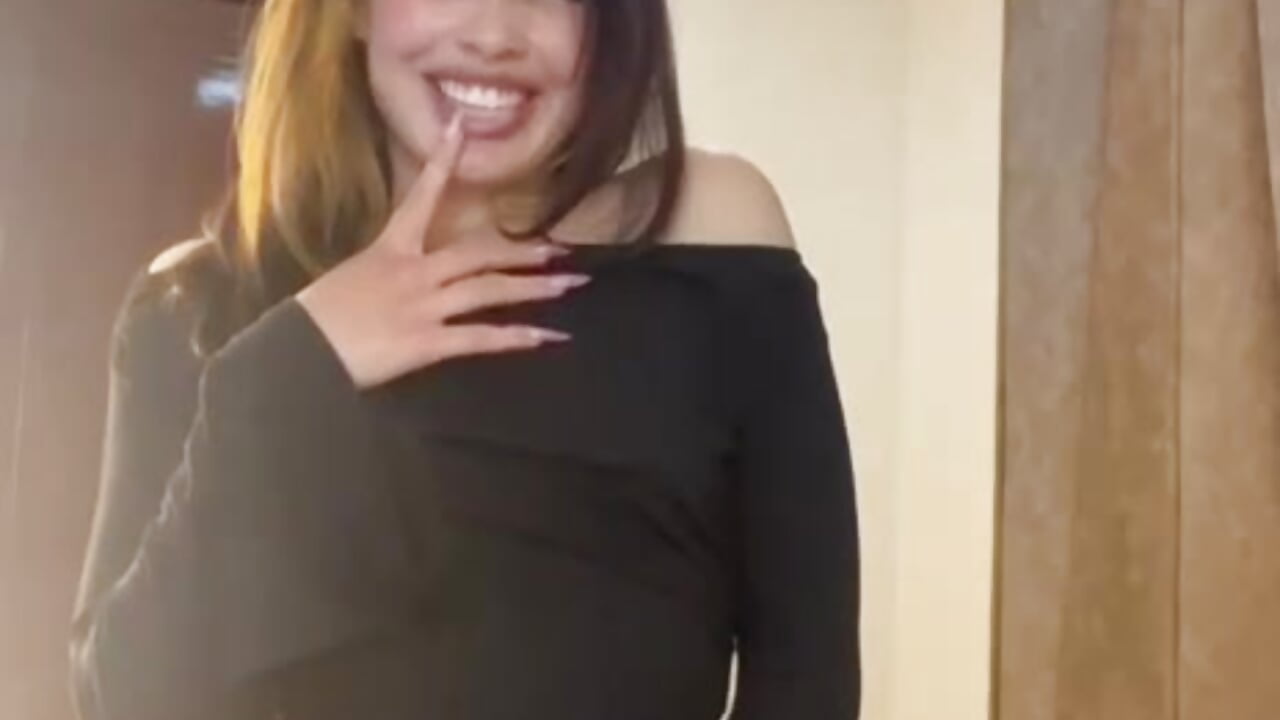 My catwalk for you – video od webkamerové modelky isabella-collins-