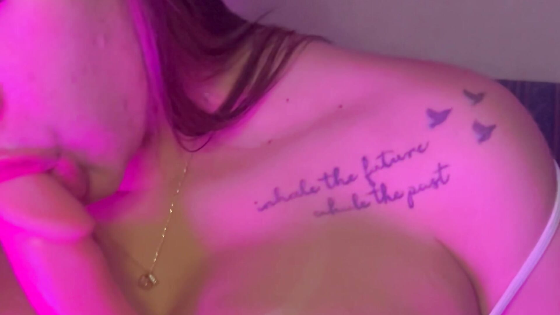 Entre mis tetas y chupándotela amor 🤤🤤🍑