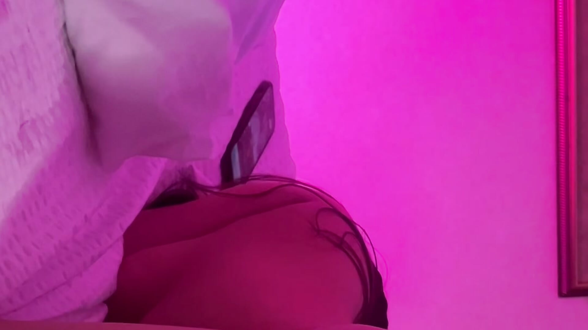 2C038C9D-89B6-42AE-A0C8-BF8E27FF8C3E - video by clips32024 cam model