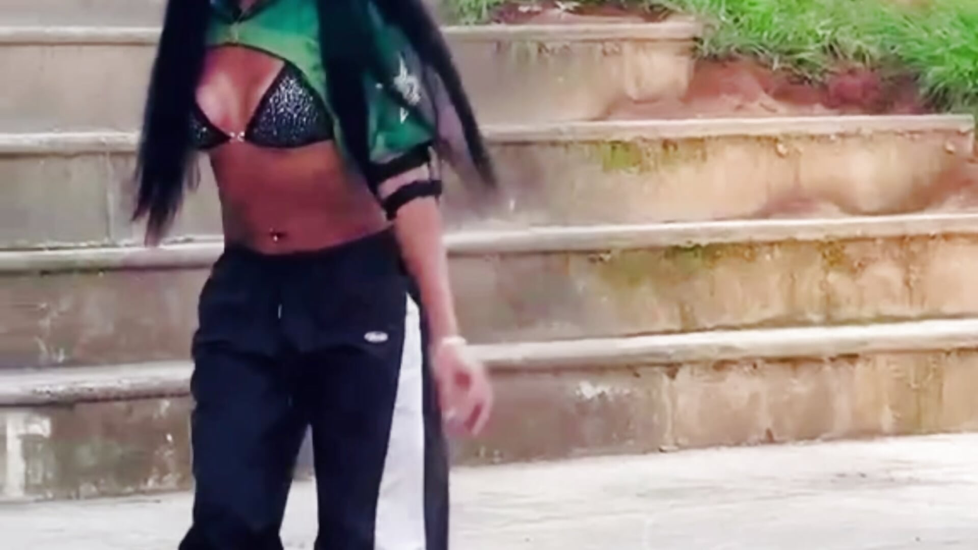 skating pillar - Video von PilarBigCockxxx Cam-Model