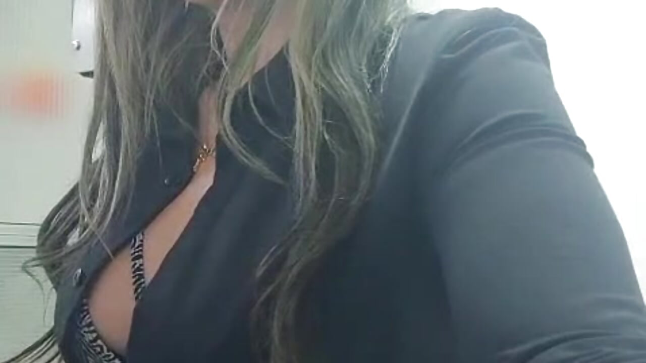 I AM WORKING 😈😘😎 - Vídeo de annya_thaylor, modelo de vídeos