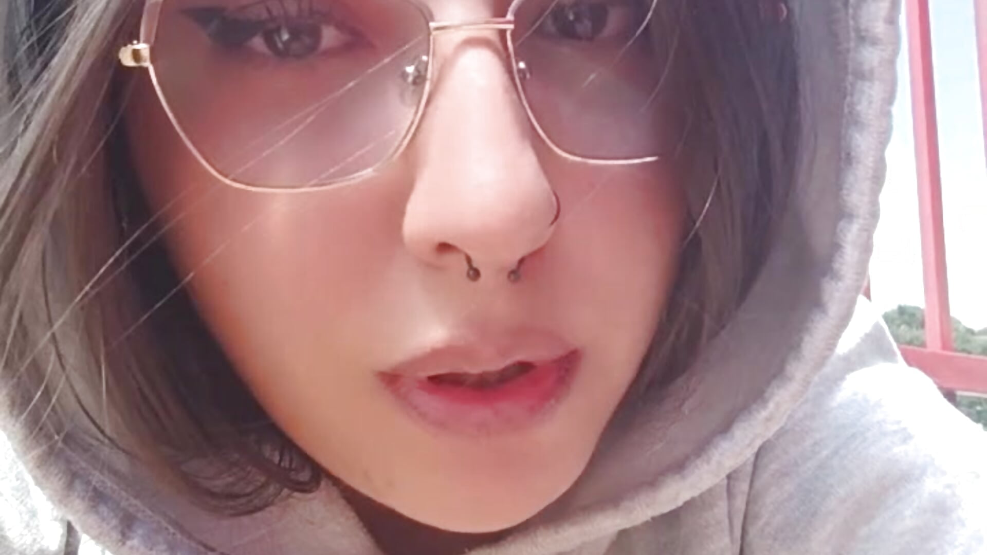 1000165855.mp4 - Nikolth_4 캠 모델의 동영상