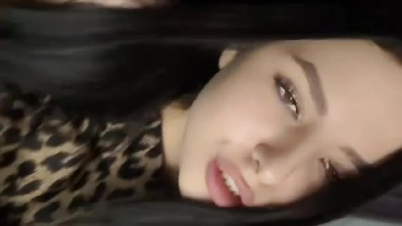 tell me honestly, am I cute? - vídeo de la modelo de cam ShontaTejeda