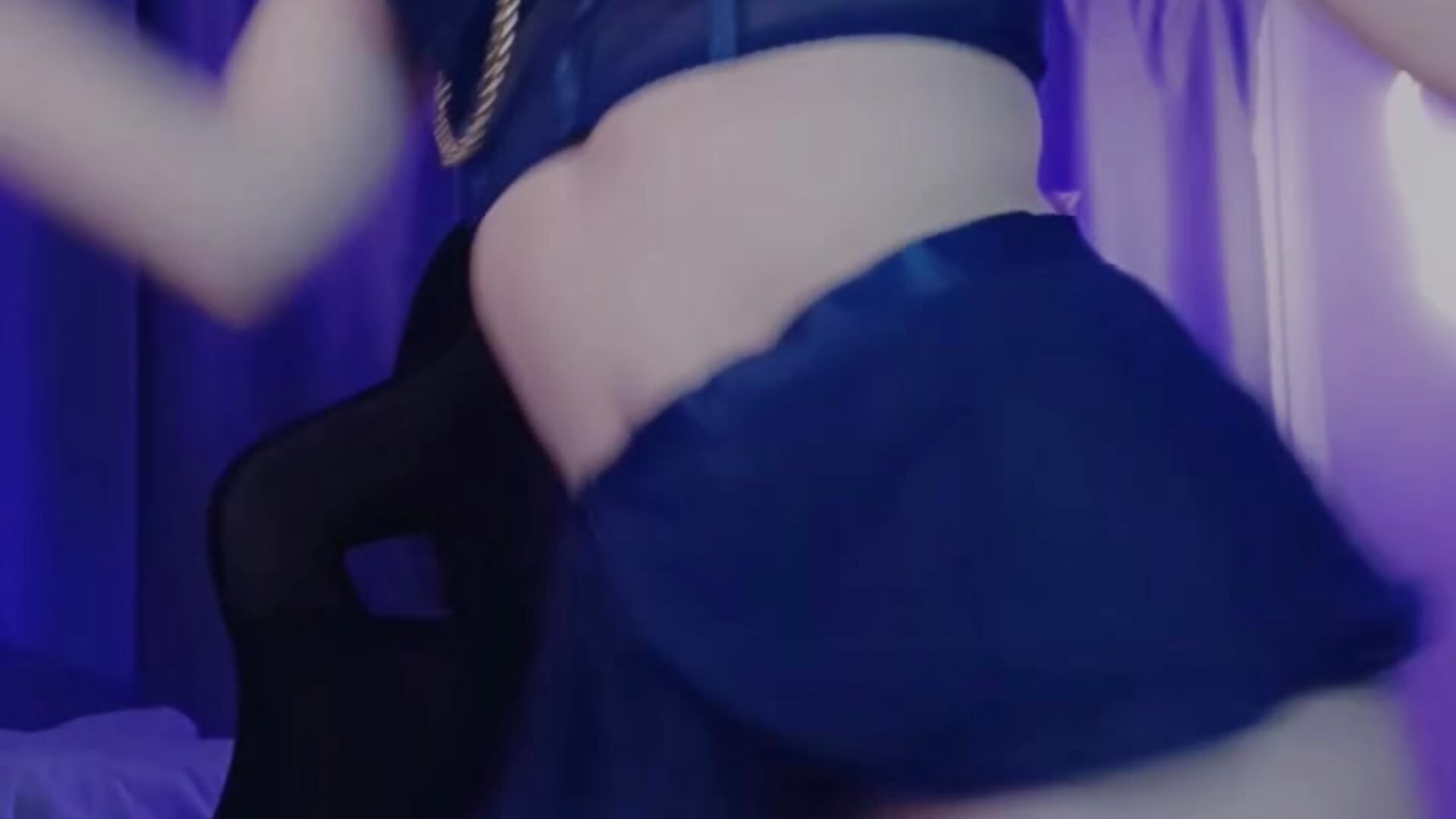 Twerking. Should I sit on your face? - فيديو من Vamp_Mila موديل الكام