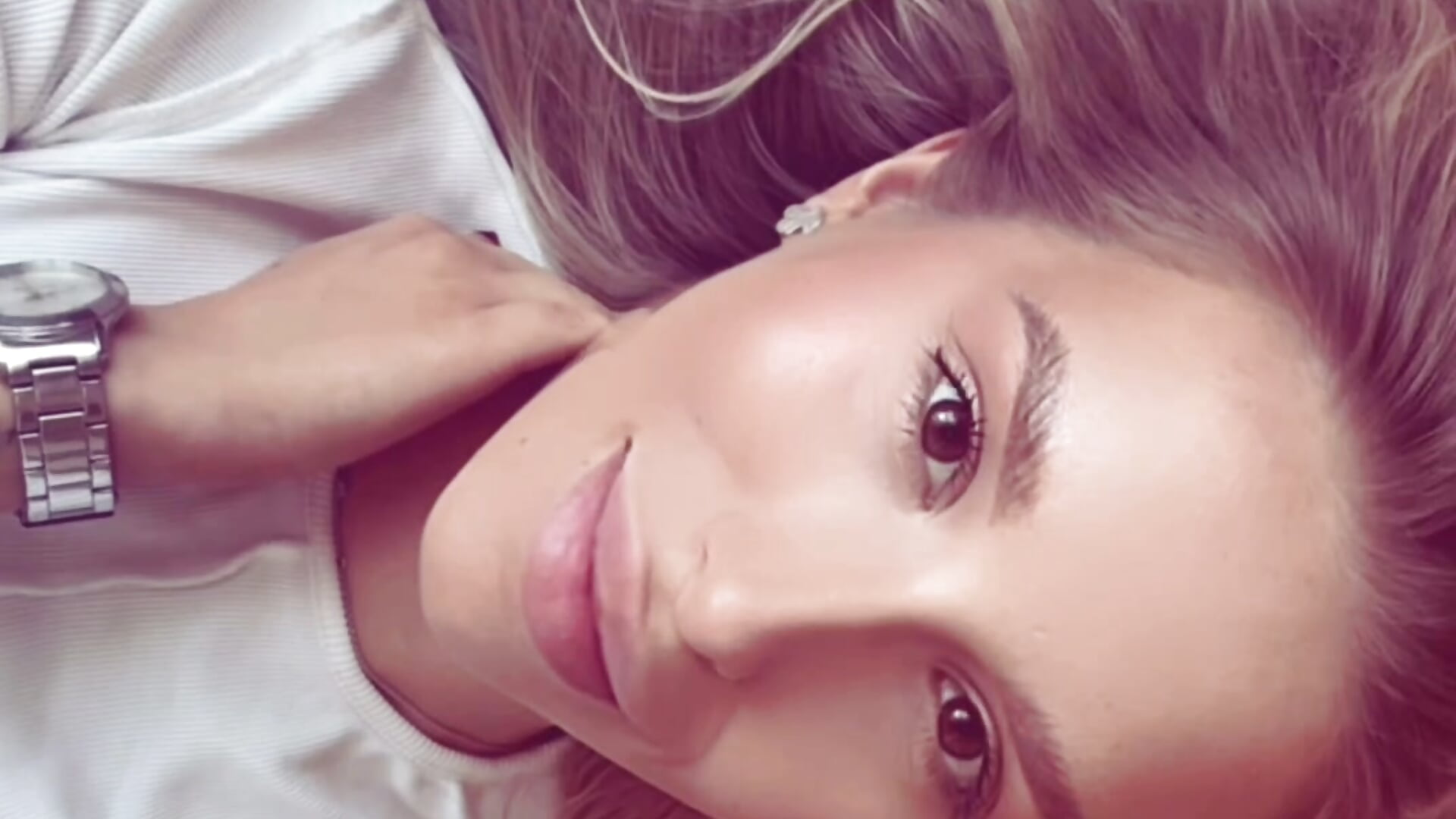 Cutie! – video od webkamerové modelky Elysia_kiss