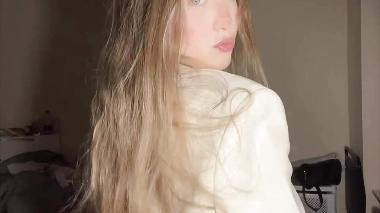 Meee meeee meeeee – video od webkamerové modelky NightGloss