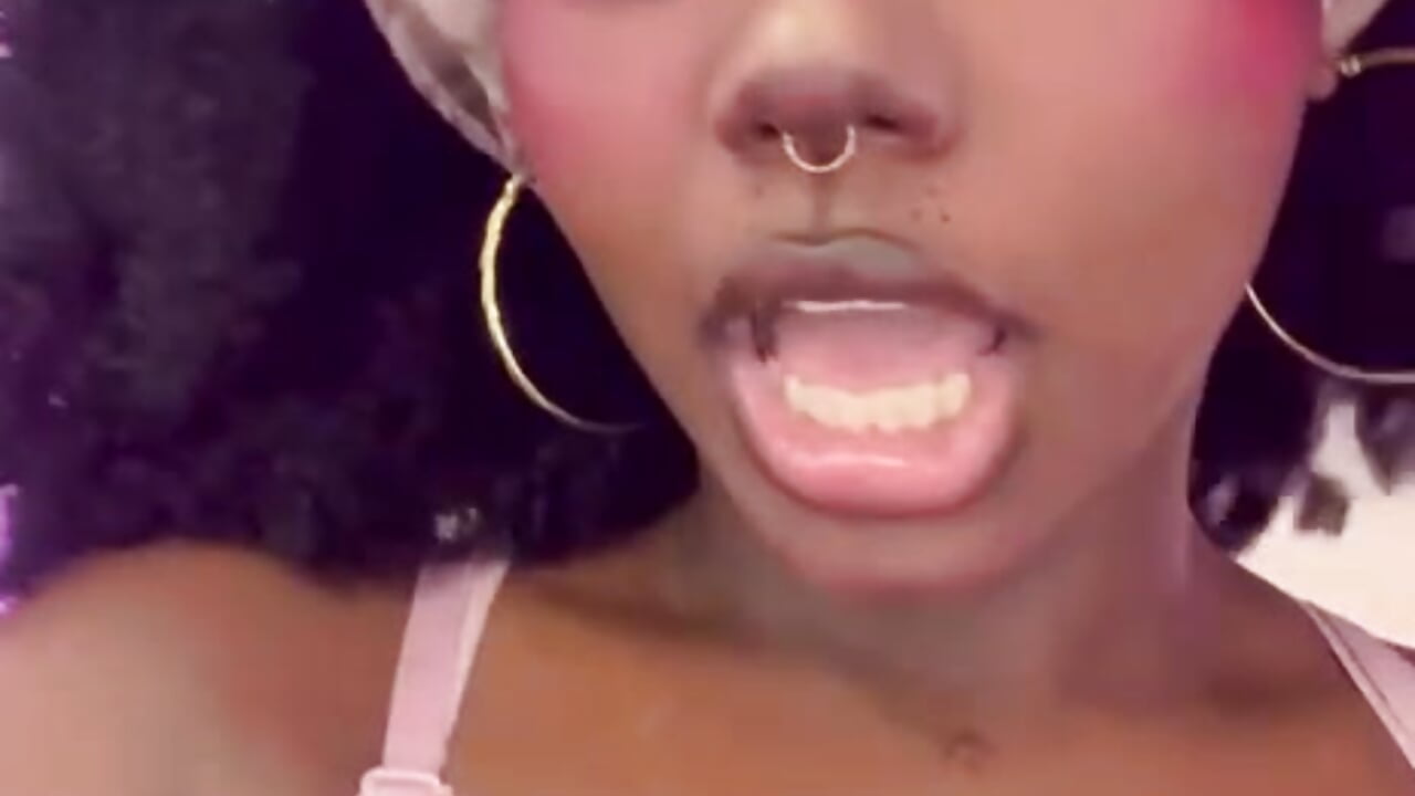 Give me a grrr a grrr - فيديو من Sotf_Charlotte موديل الكام