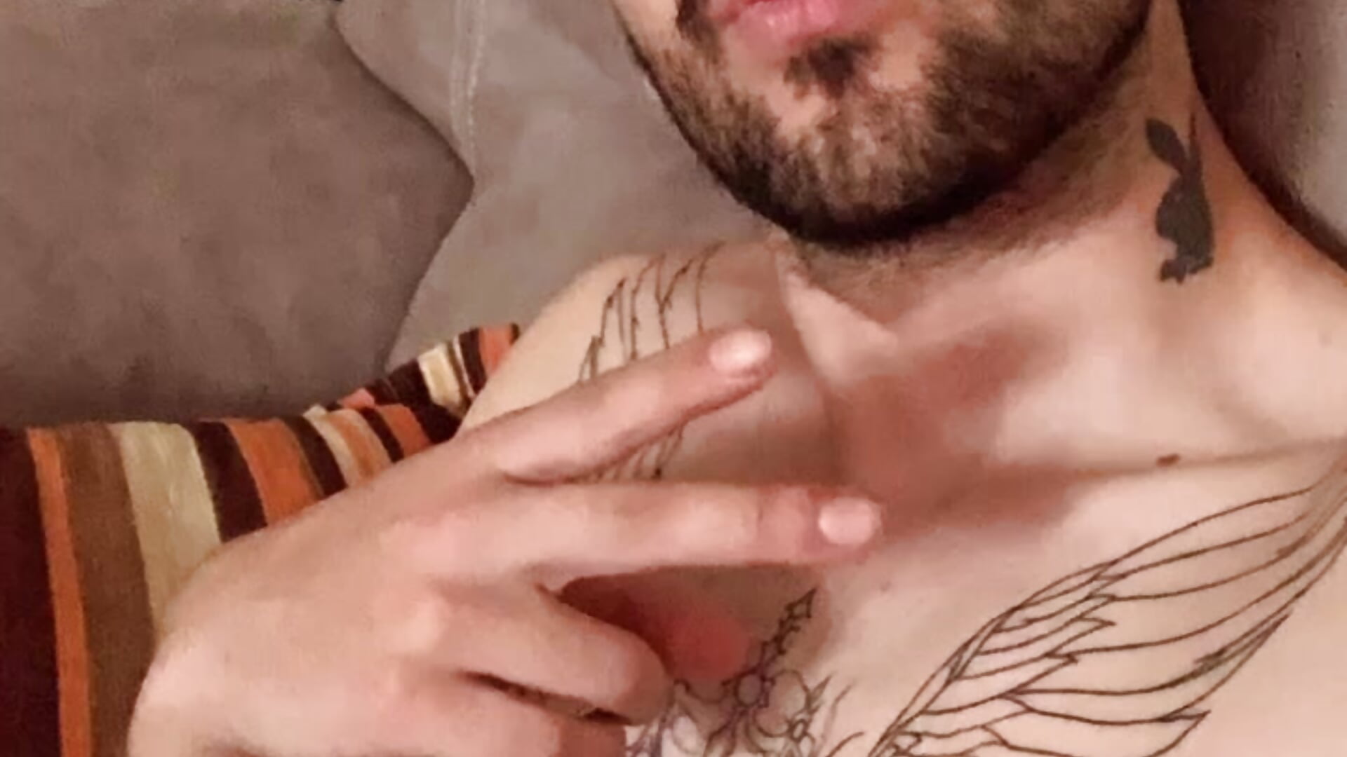 Vídeo em tendência de modelo na câmara robeertiito 2334