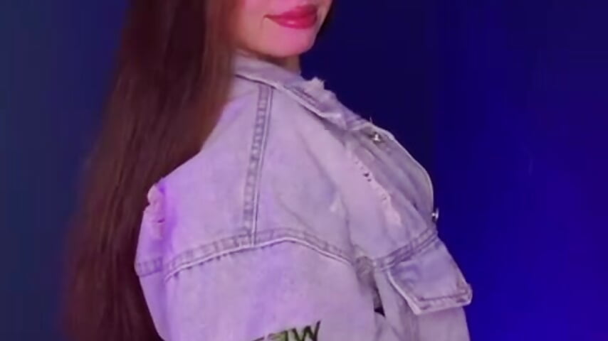 A pretty girl hehe <3✨ – видео вебкам-модели Aly_ix