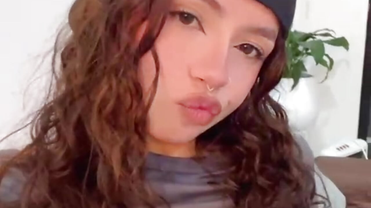 ✨ - video oleh model kamera Aly_ix