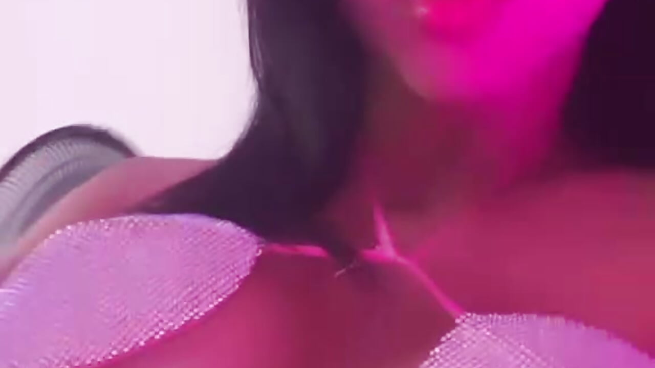 WhatsApp Video 2026-07-14 at 6,00,35 PM - відео від вебкаммоделі Tiana_leal