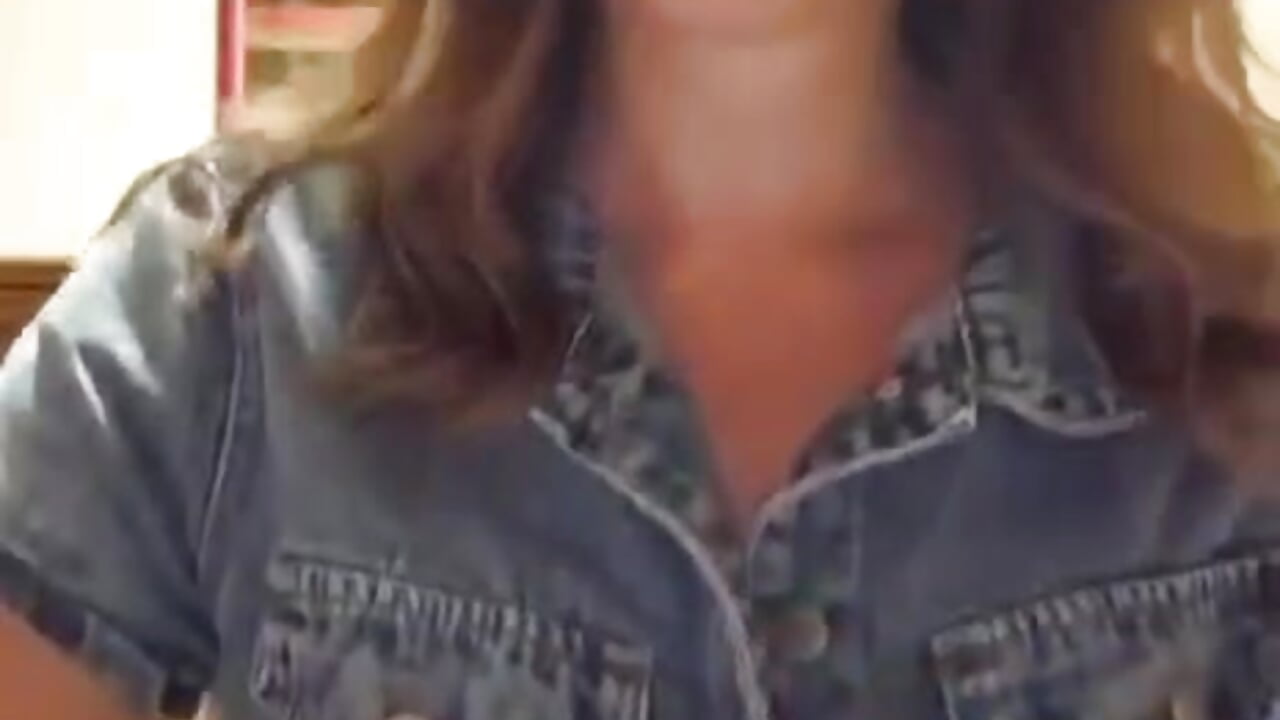 Un piccolo assaggio.. a little taste🥵 - วิดีโอโดย Alexdevil92 โมเดลแคม