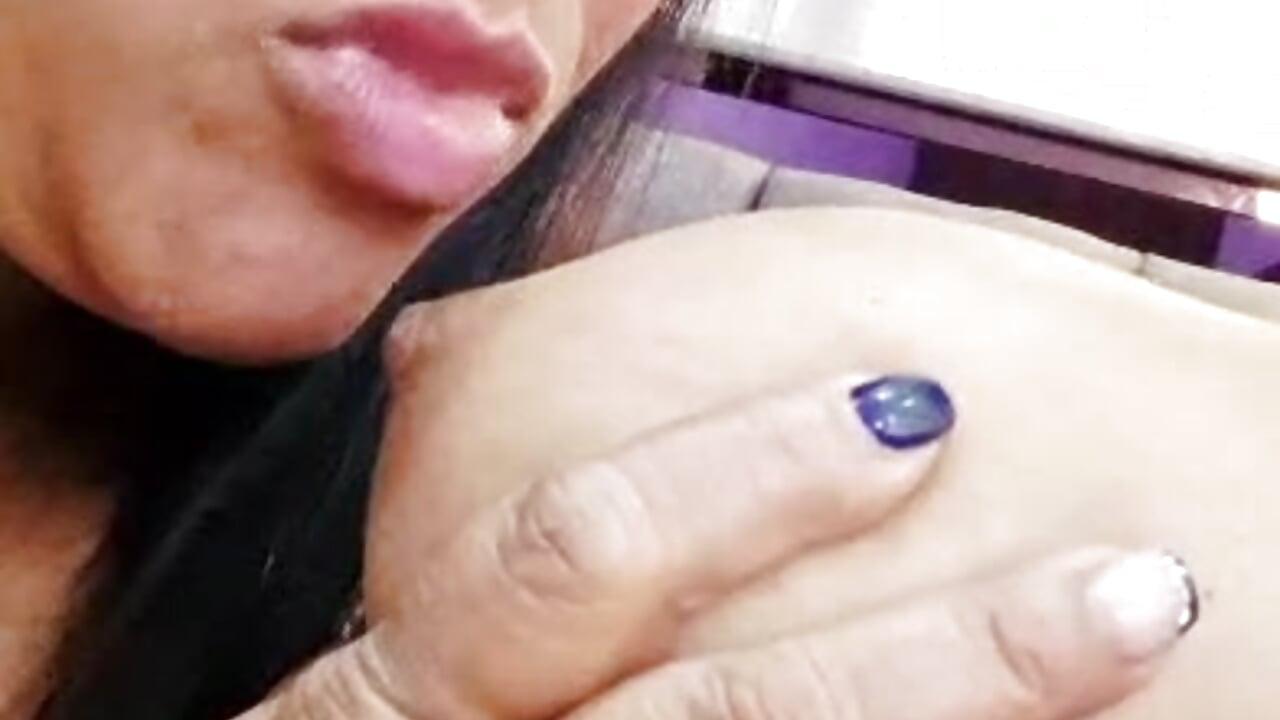 ENJOY OUR PASSIONATE KISSES🔥🫦😈 - Video von Karina_Mendoza Cam-Model