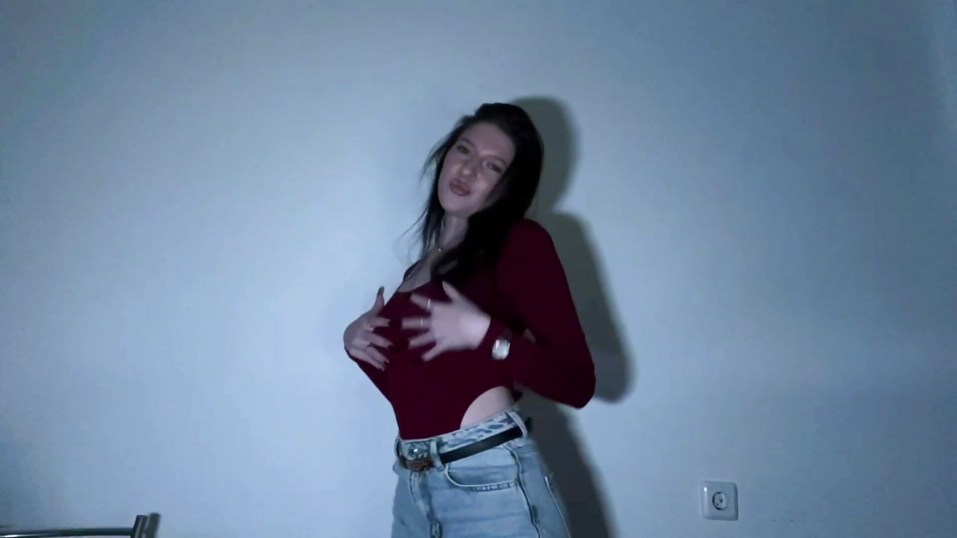 Lonely evening – video od webkamerové modelky Sarahsolara