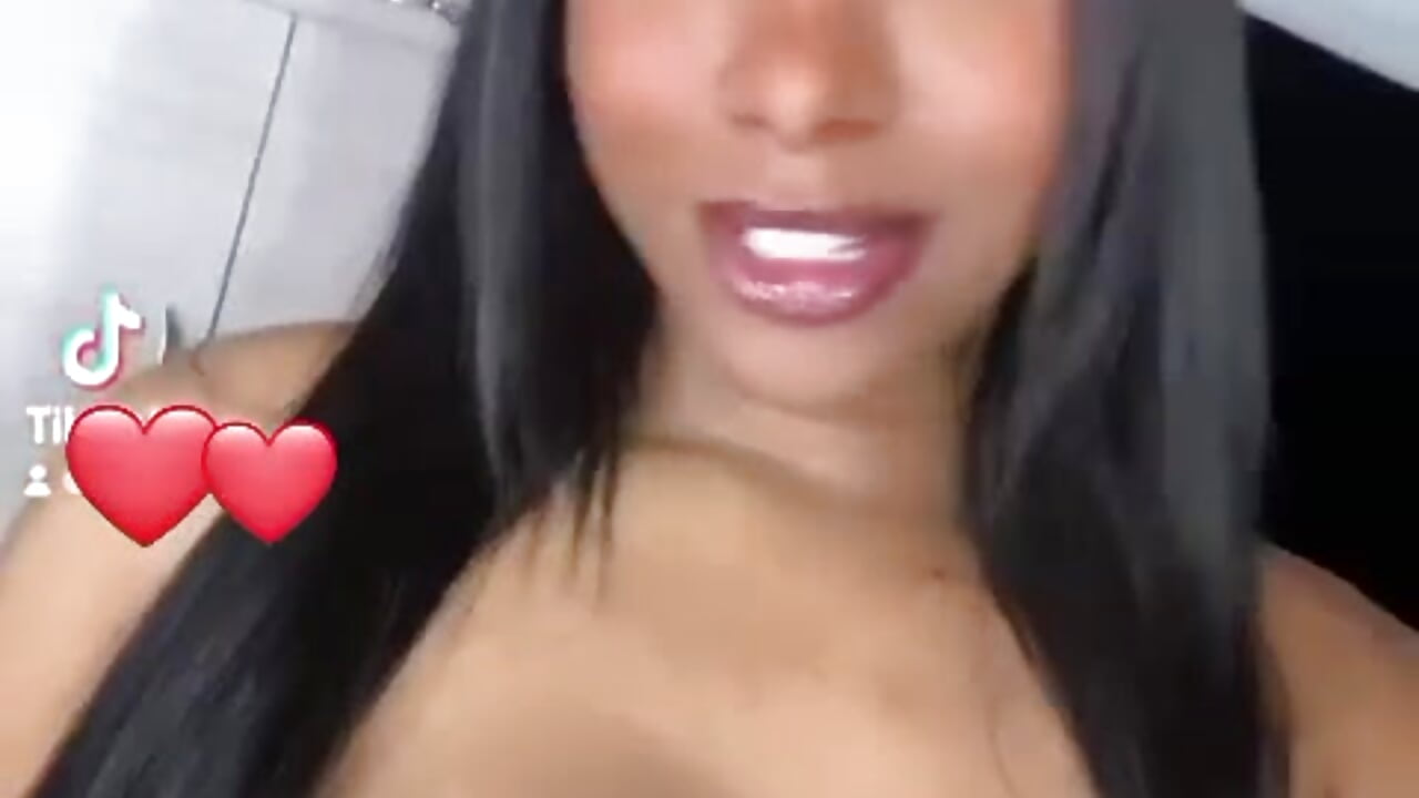 Public – video af Annaa_Hott- cam-model