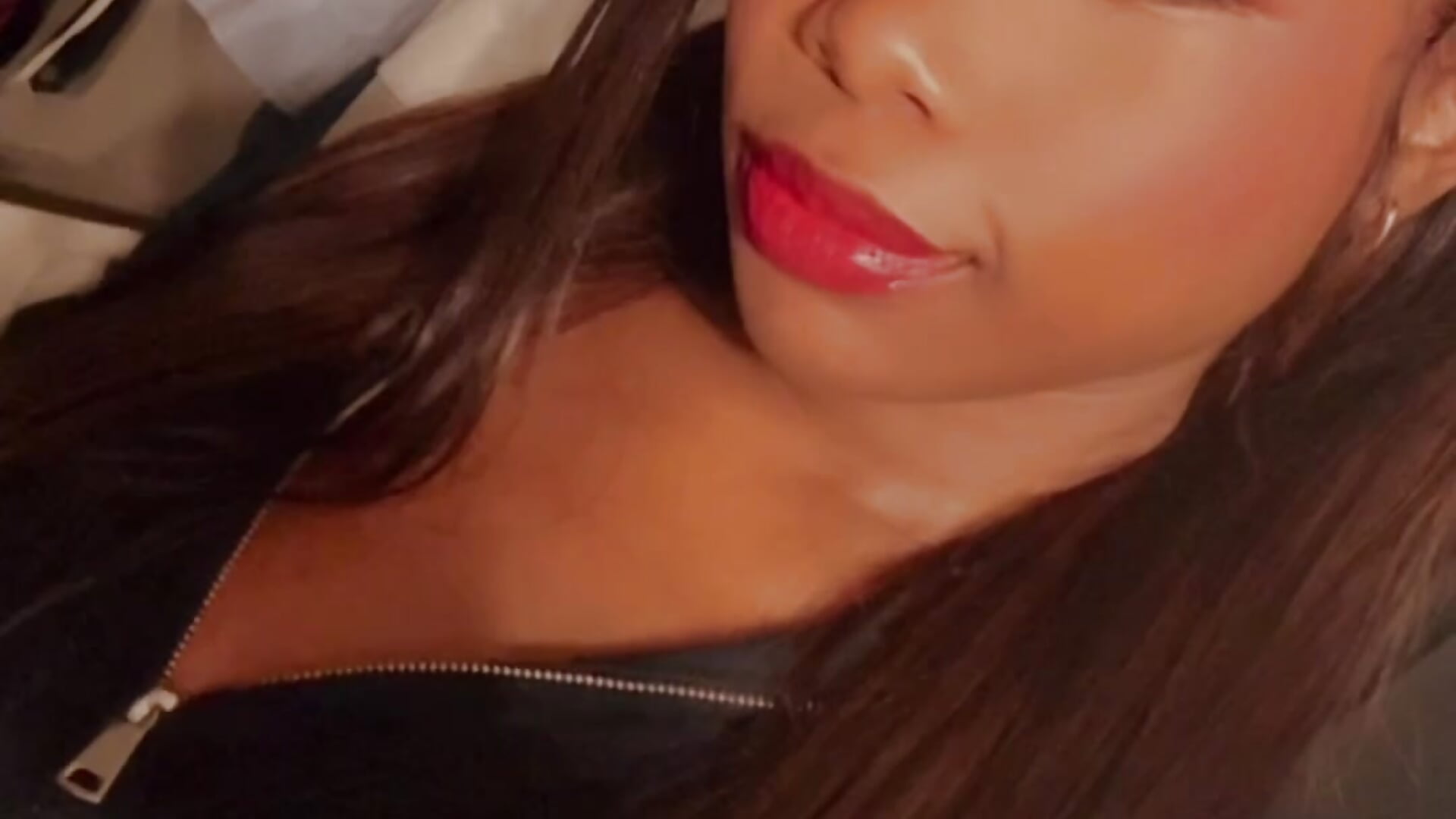 C122827E-49E8-451A-879A-E97D09016CA8 - LondonxLynn adlı kamera modelinin videosu