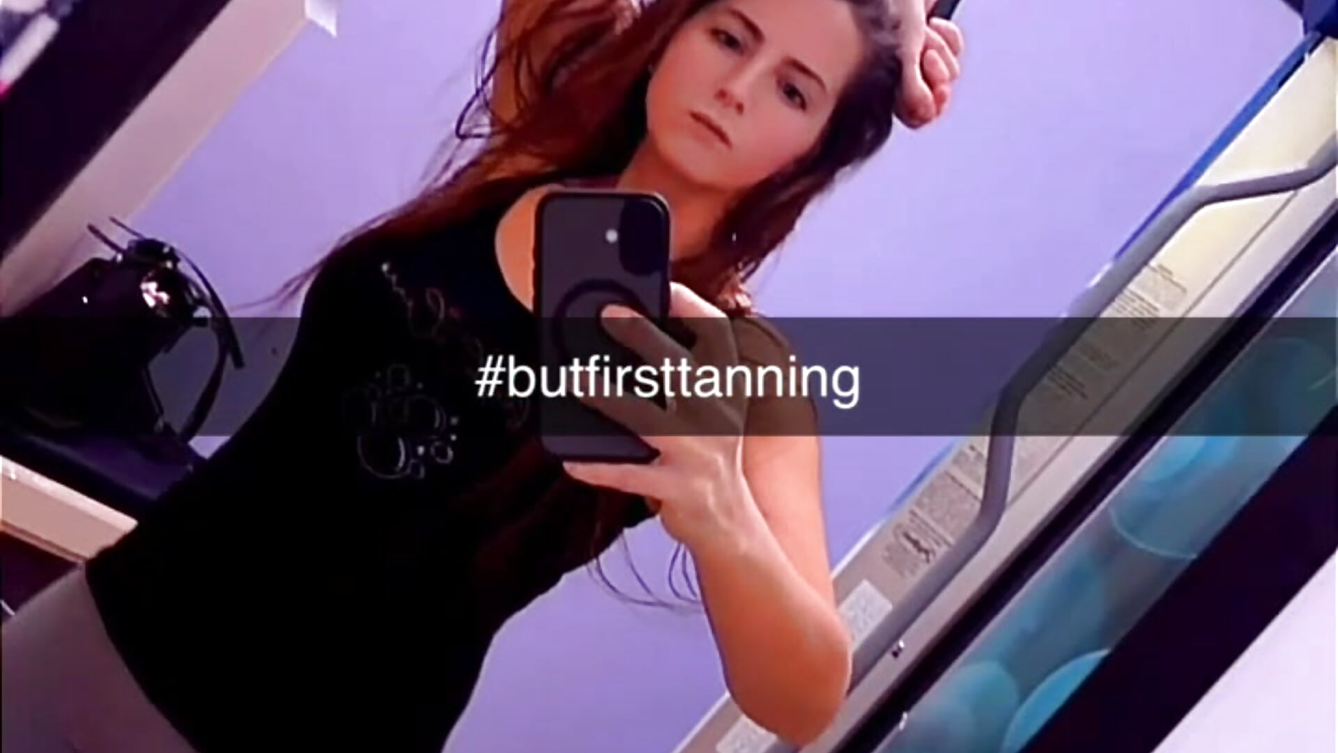 But first tanning - βίντεο μοντέλου Anavrinjae