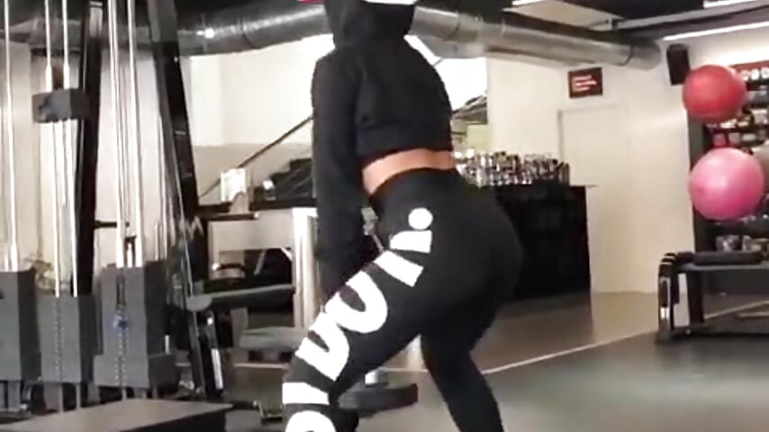 Sweat with me💦🔥 - video by Dessert_boobs cam model