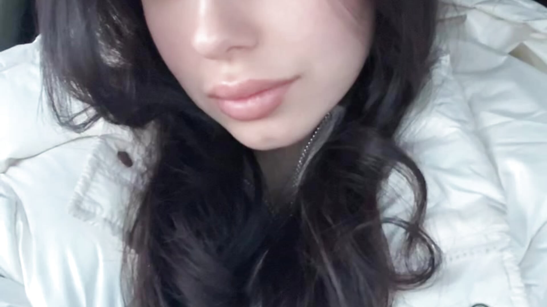 Quiet luxury in motion 🖤🎥－カメラキャストのColeneSisの動画