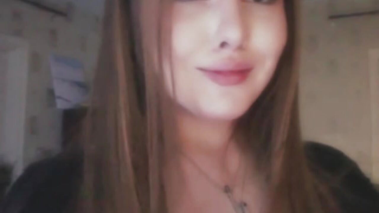 Cute and pretty <3 - video CarlineKhalsa kameramallilta