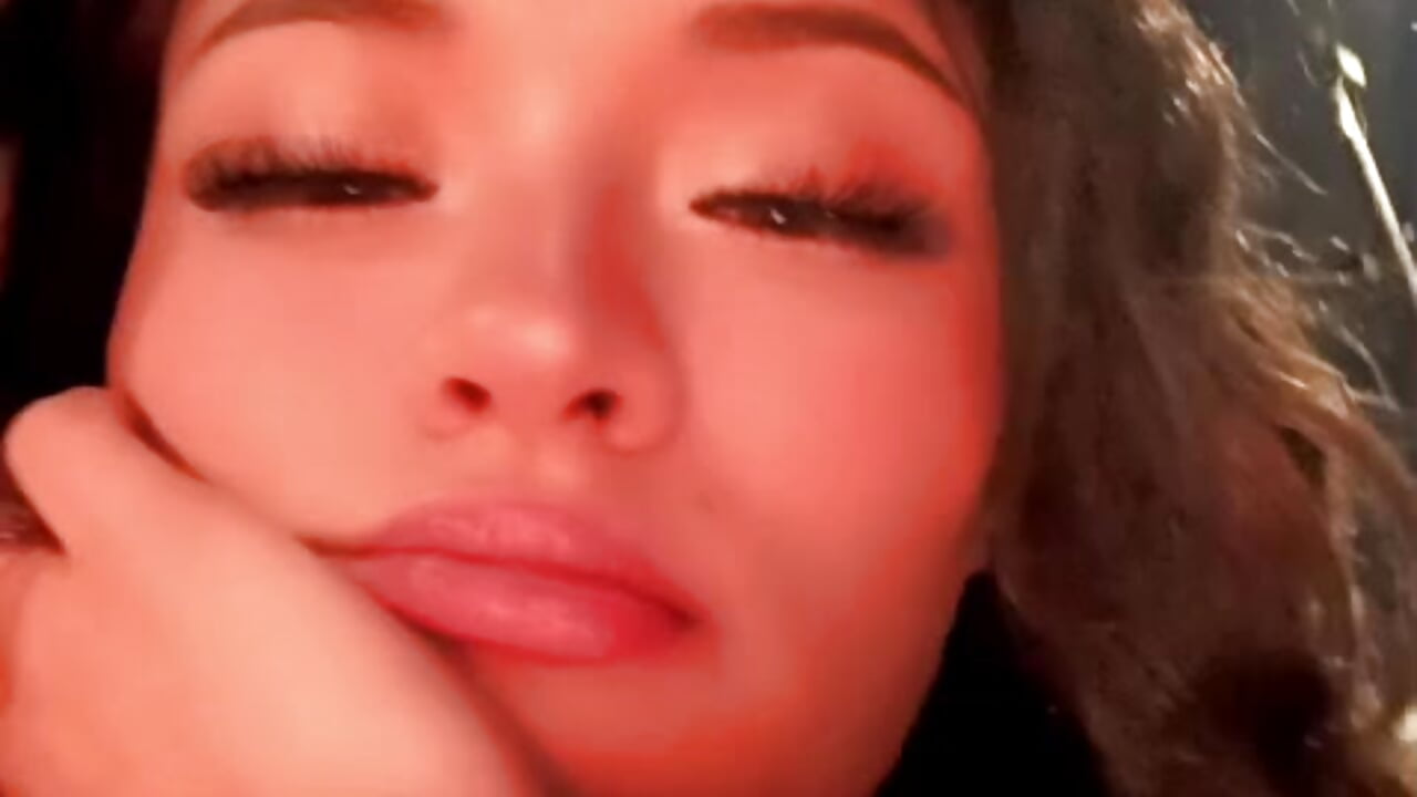 💋 - video oleh model kamera CelesteeRosee