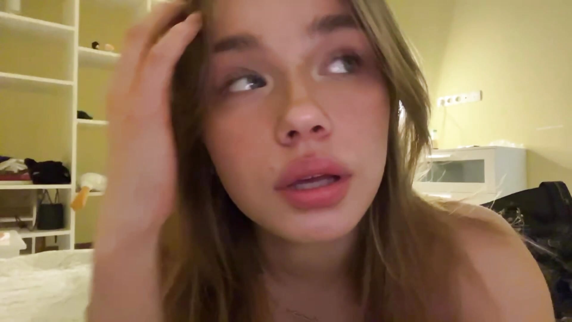 Silence in the frame - video by EarthaStinett cam model