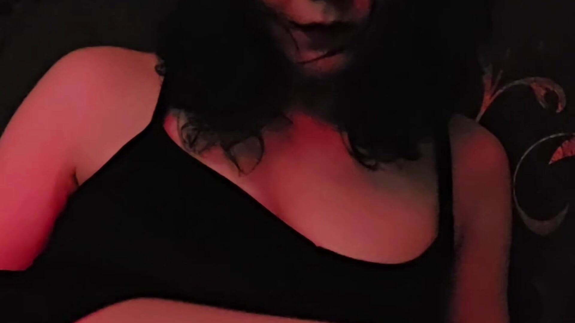 Honey, but I could spit in your face - סרטון של marty_bree, דוגמן/ית מצלמה