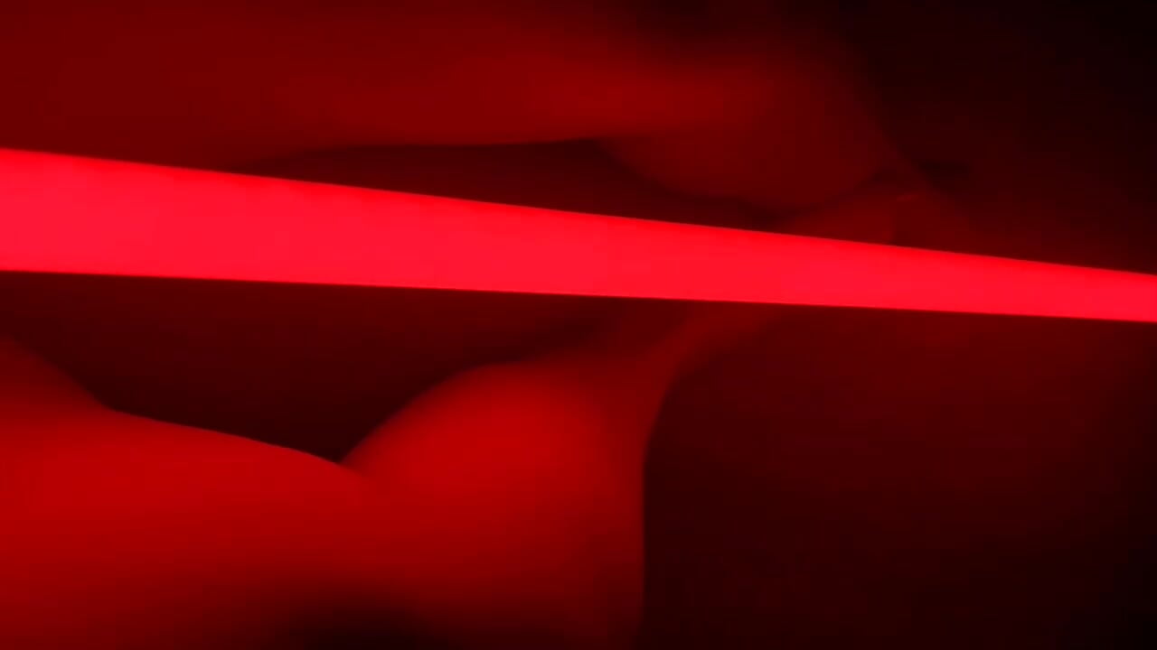 Luminous Red - video của người mẫu cam marty_bree