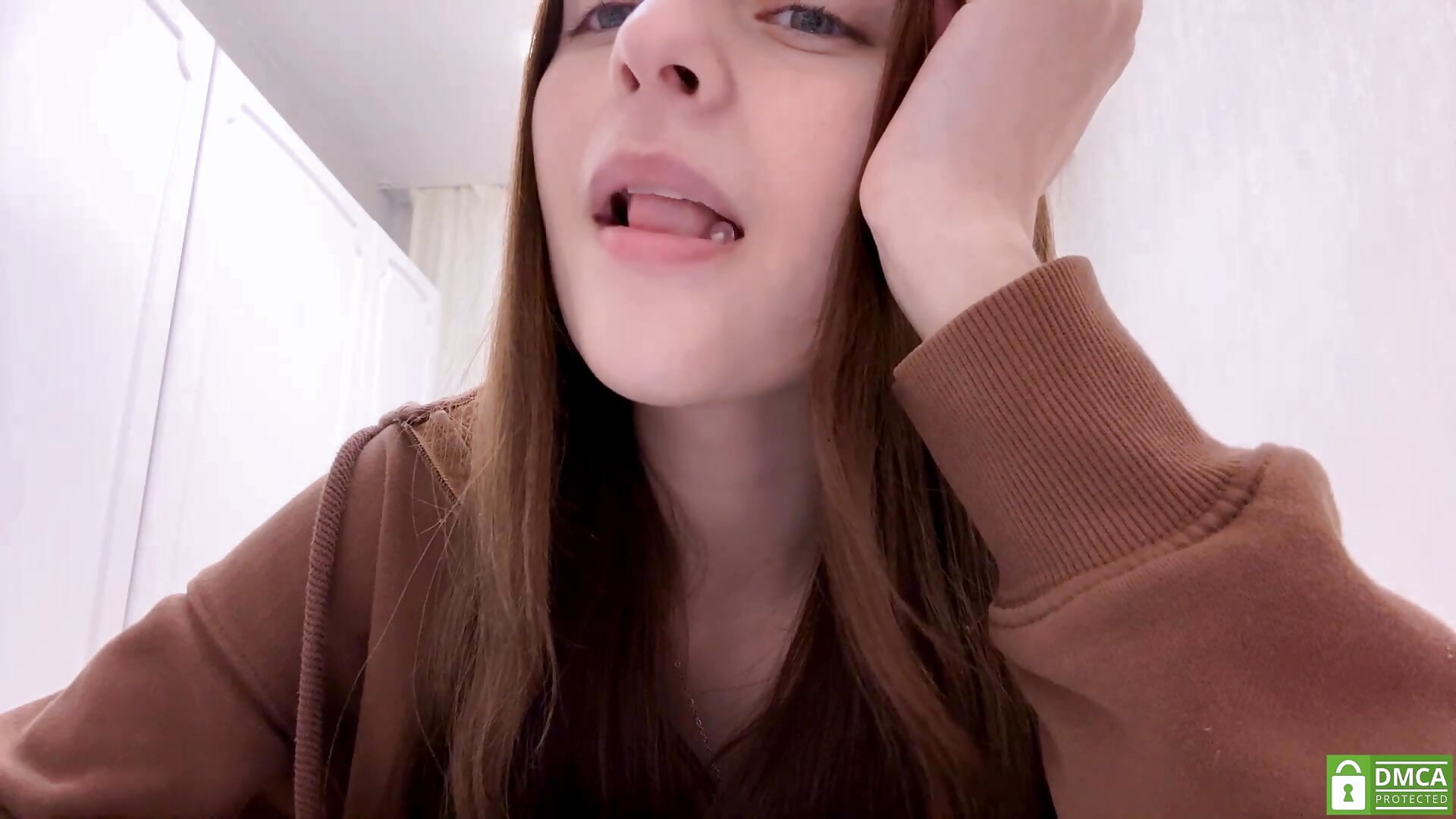 piercing - video od modelky/modela Frcistasacute