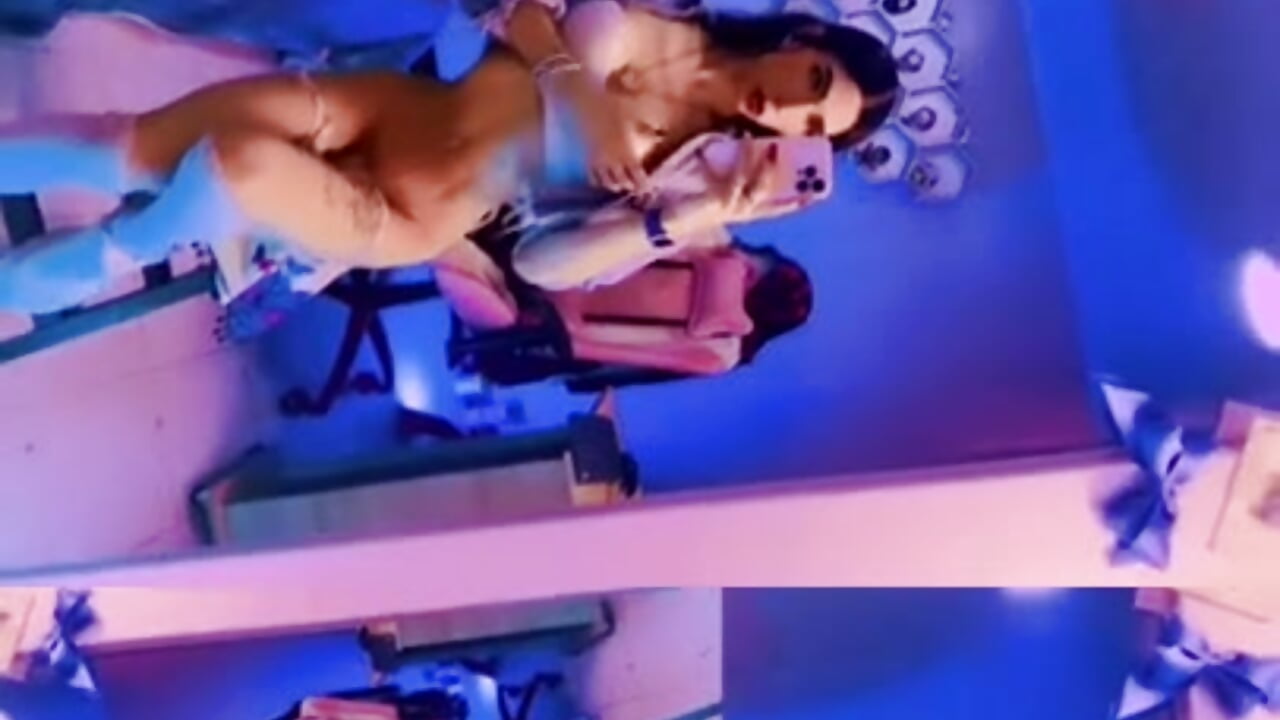 Mmm - video by kylliefox_ cam model