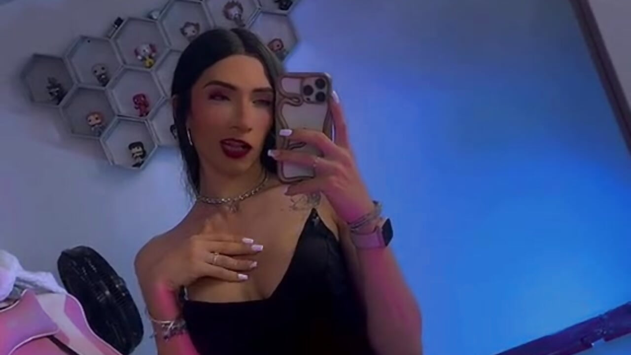 I don’t just make you fantasize… I become the fantasy you didn’t know you needed - vidéo du modèle de showcams kylliefox_