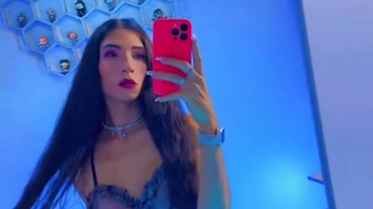 Sexyyyy - video by kylliefox_ cam model