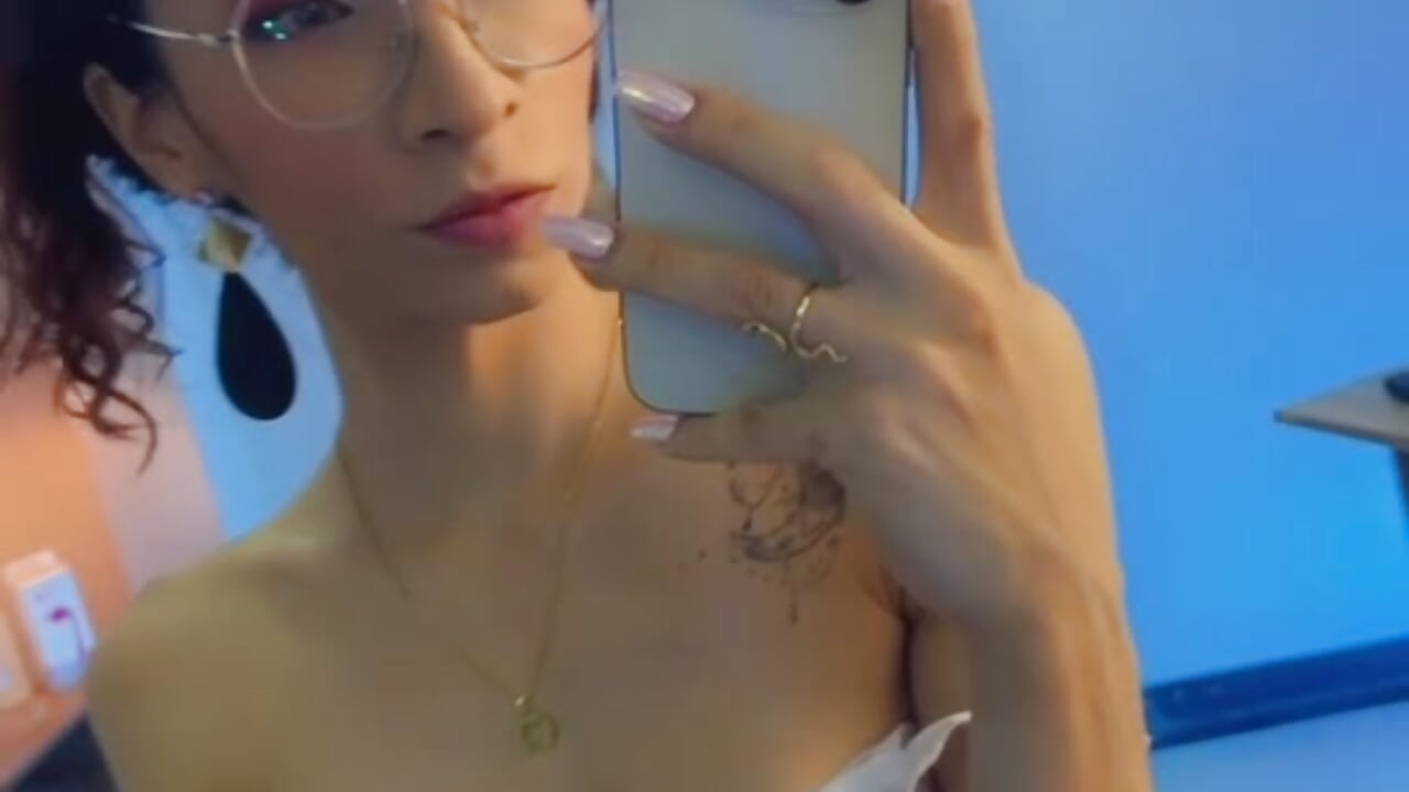 boobs - video by kylliefox_ cam model