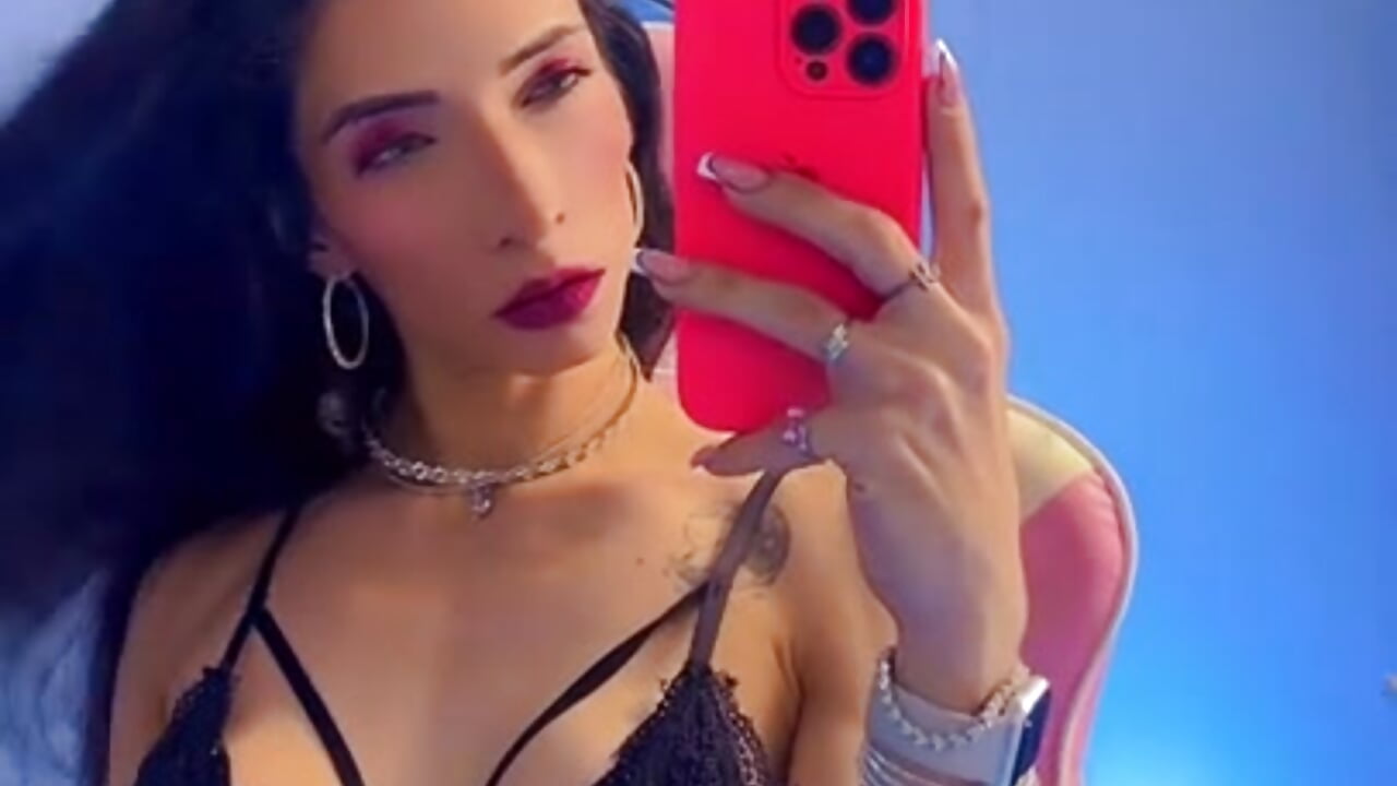Enough boobs to get lost in… and enough surprise to keep you hooked - kylliefox_ 的视频