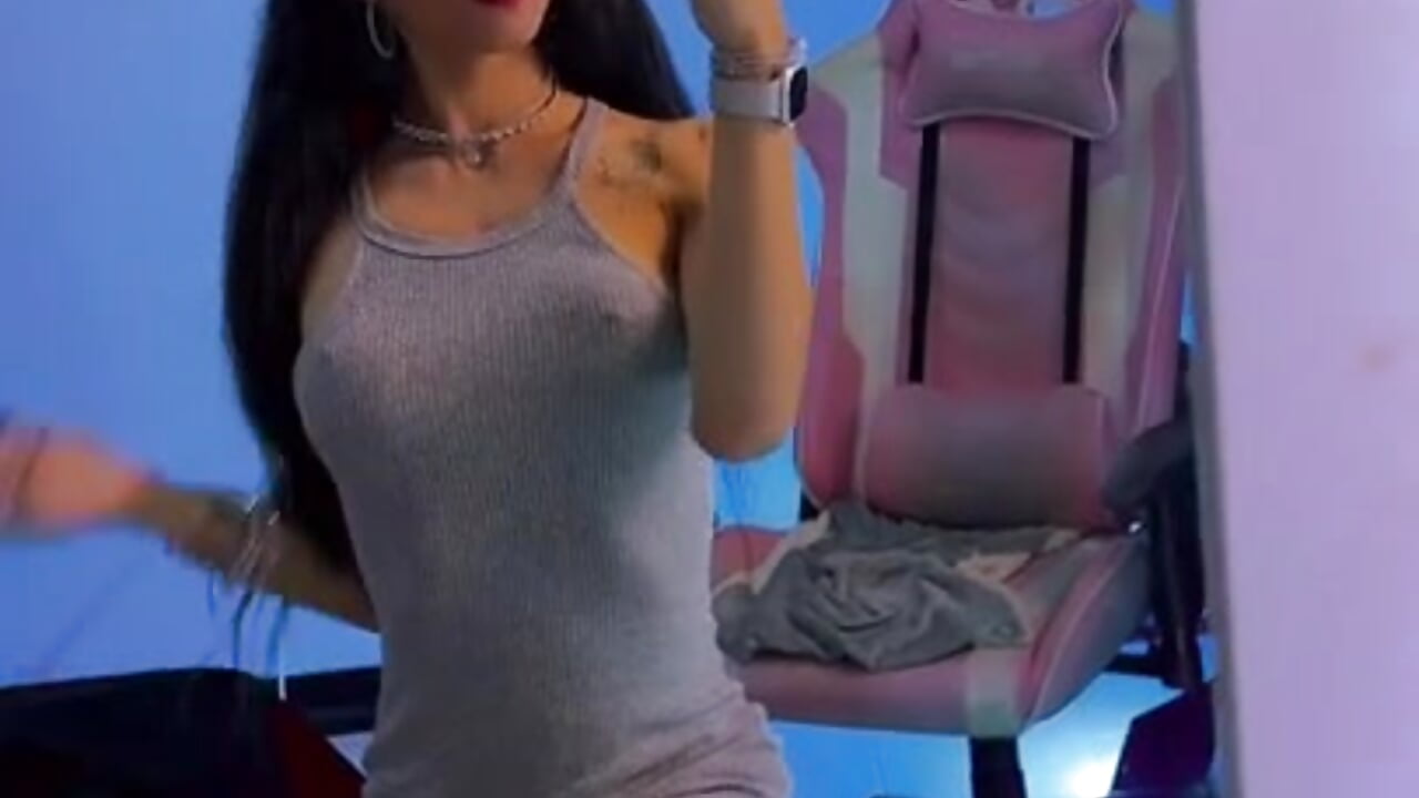 Sexyyy lady - video by kylliefox_ cam model