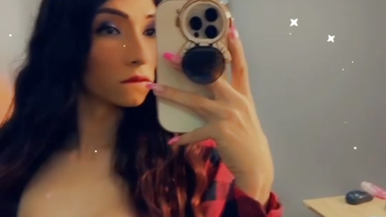 Start their week with many kisses♥♥ - video by kylliefox_ cam model