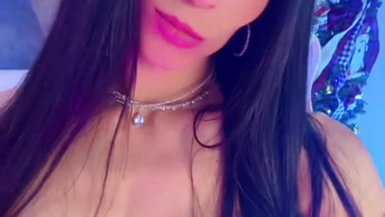 Silent night... loud desire❤️‍🔥🎄 - video by kylliefox_ cam model