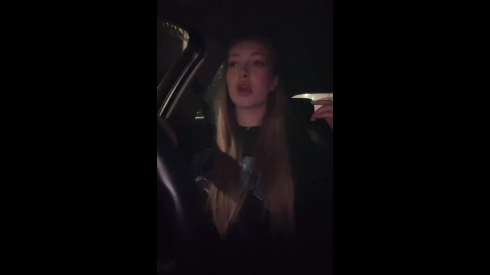 Flex in my carrr - video by DanOstertag cam model