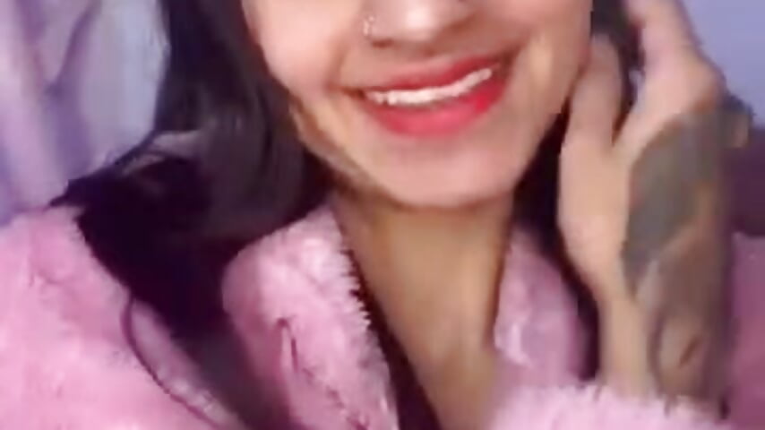 WhatsApp Video 2026-01-24 at 1,07,38 PM - video od modelky/modela Lauraa_pink12