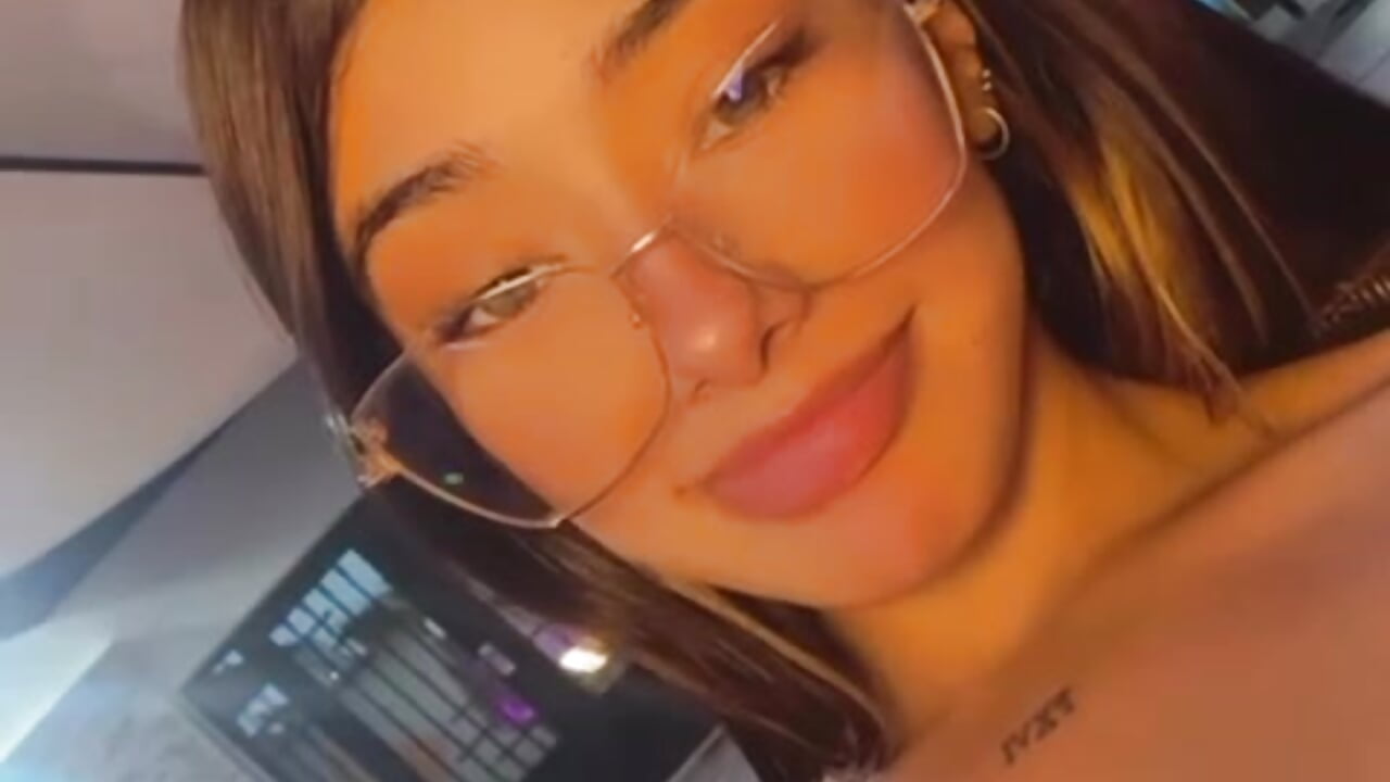 Show me so close to me - فيديو من Lucia_princess_xxx موديل الكام