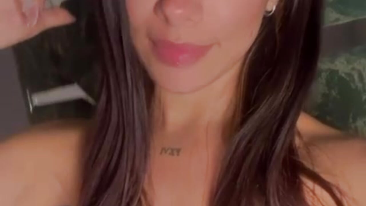 Hey… shall we play a little?❤️‍🔥🥰 - vidéo du modèle de showcams Lucia_princess_xxx