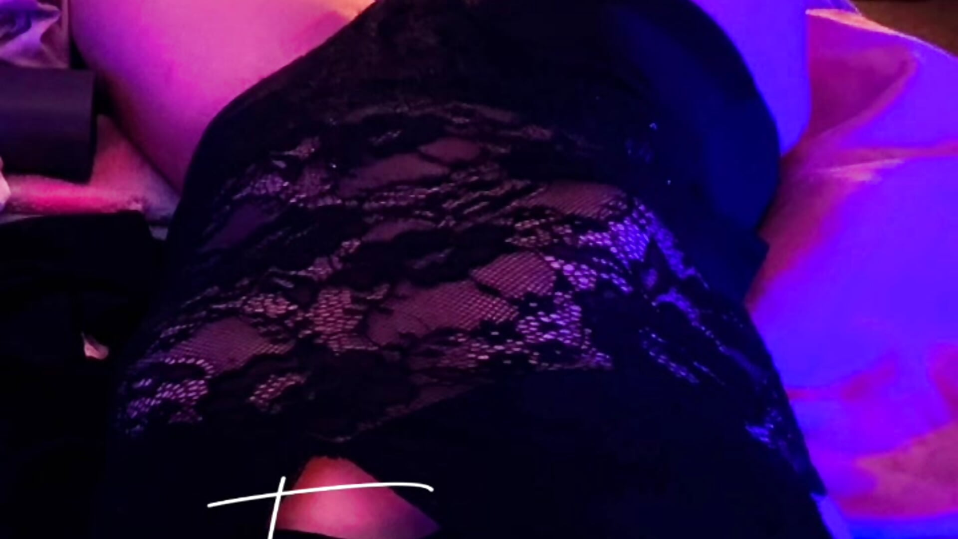 LOVING IT - βίντεο μοντέλου VANTABLACKXXX